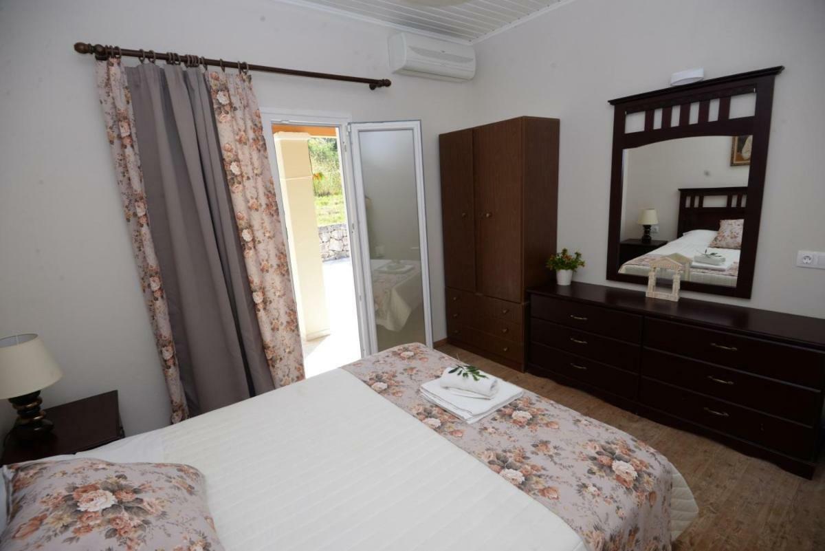 The Olive Grove House Villa Kassiopi Exterior foto